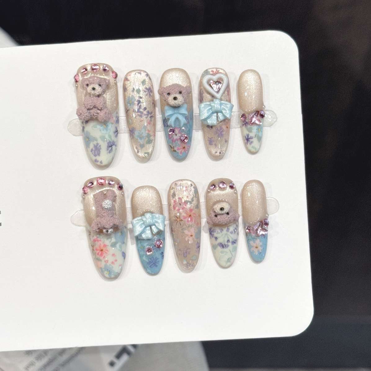 10個入りオーバル型ハンドメイドつけ爪、ライトブルーの花柄ベ - Pressed Flower Art のレビューと価格