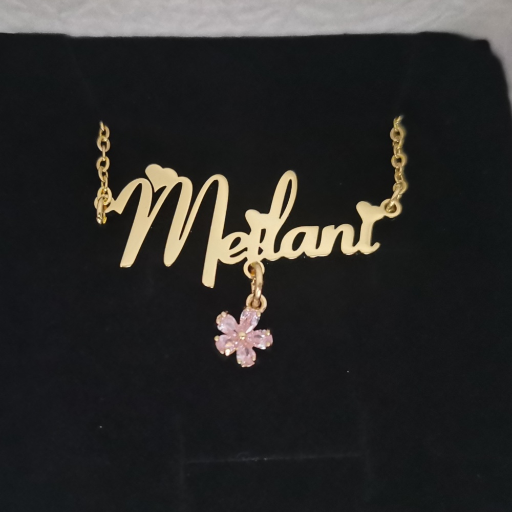 Leechee-子供のための小さなペンダントネックレス,カス - Name Necklace Custom のレビューと価格