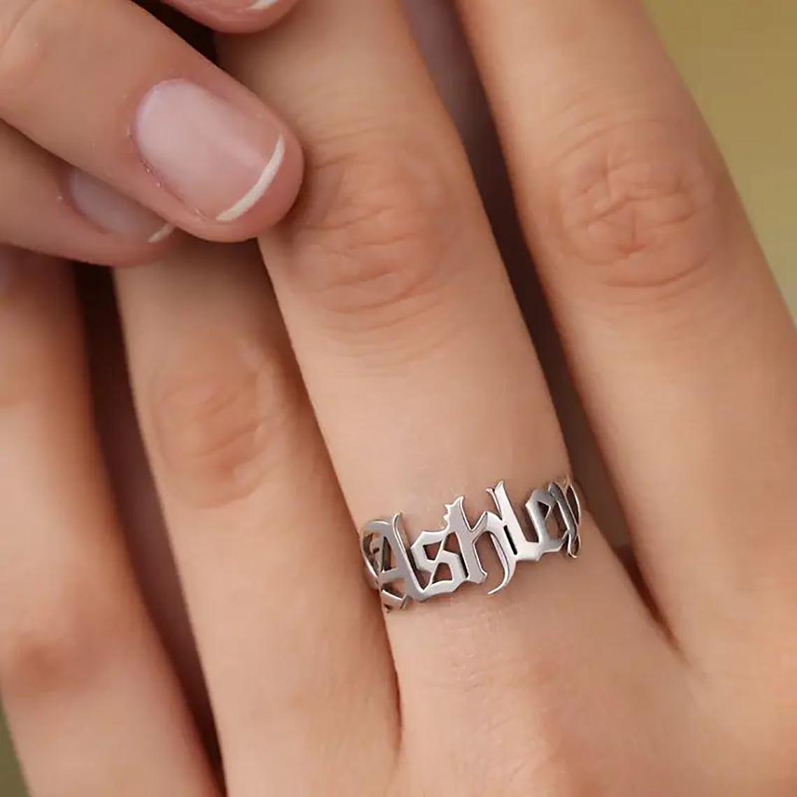 カスタムゴールドリング女性ゴシックリング古英語ステンレス鋼リ - Initial Ring Custom のレビューと価格